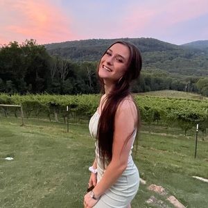 Meet your Posher, Rebecca